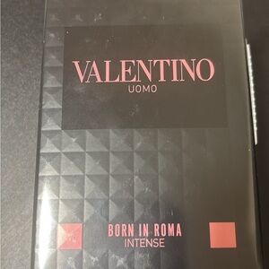 Valentino Uomo Born in Roma Intense - Black and Pink